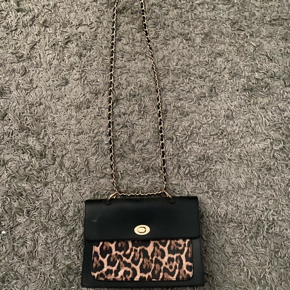 CHEETAH PRINT CROSSBODY BAG - Picture 1 of 5